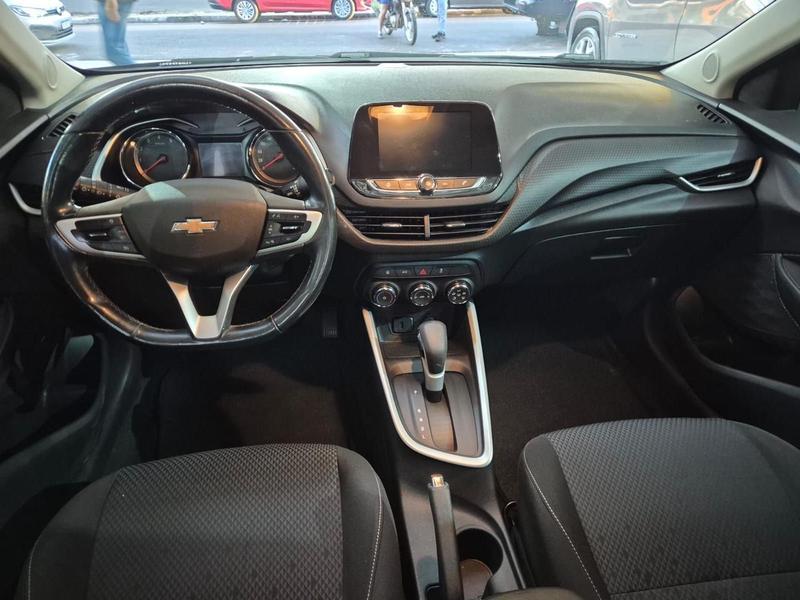 CHEVROLET Onix Hatch - Foto