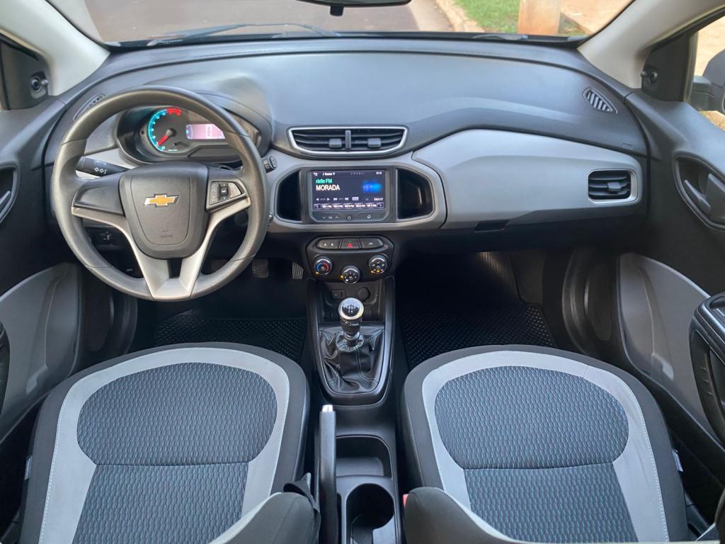 CHEVROLET Onix Hatch - Foto