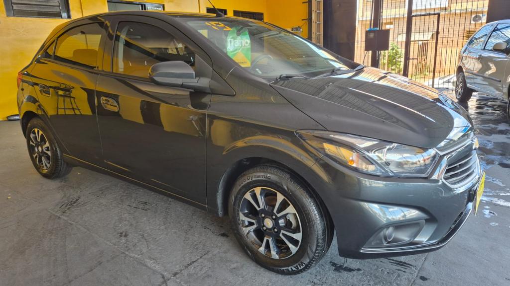 CHEVROLET Onix Hatch - Foto