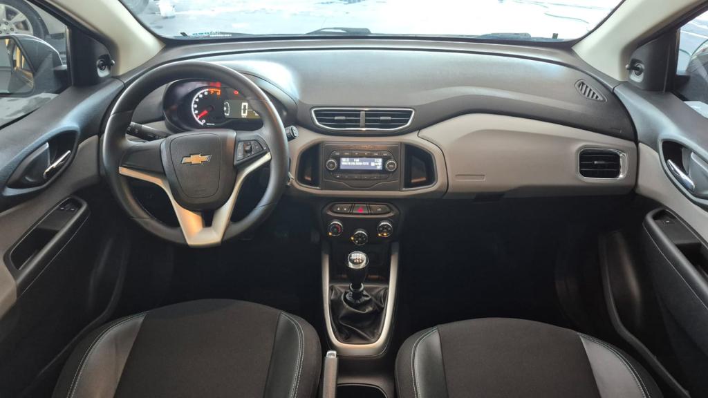 CHEVROLET Onix Hatch - Foto