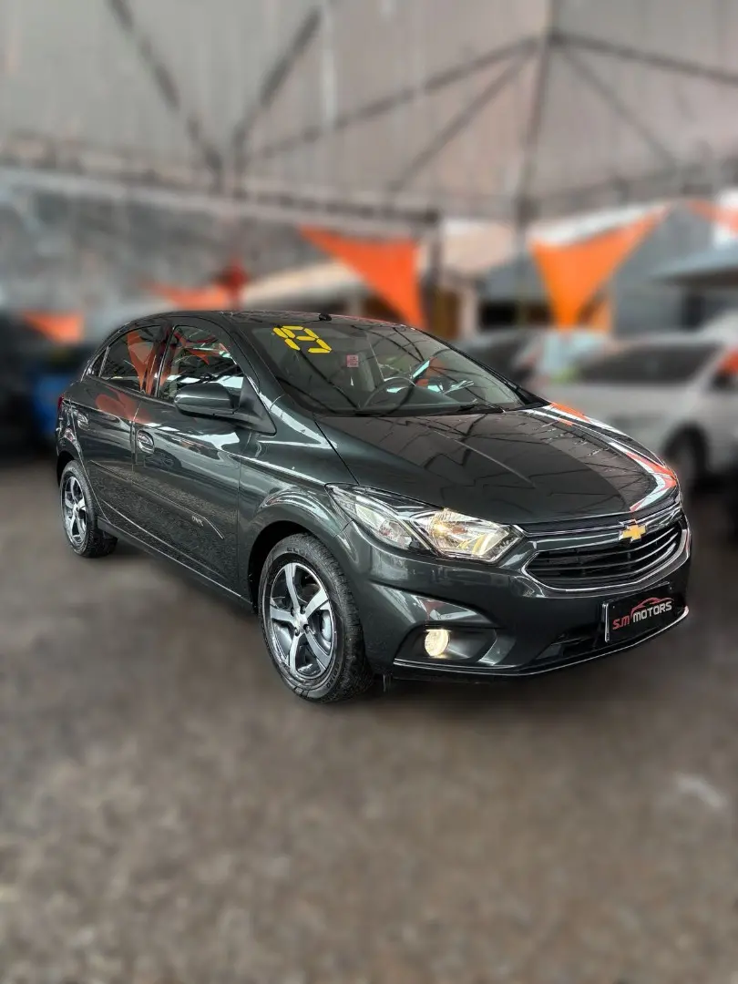CHEVROLET Onix Hatch - Foto