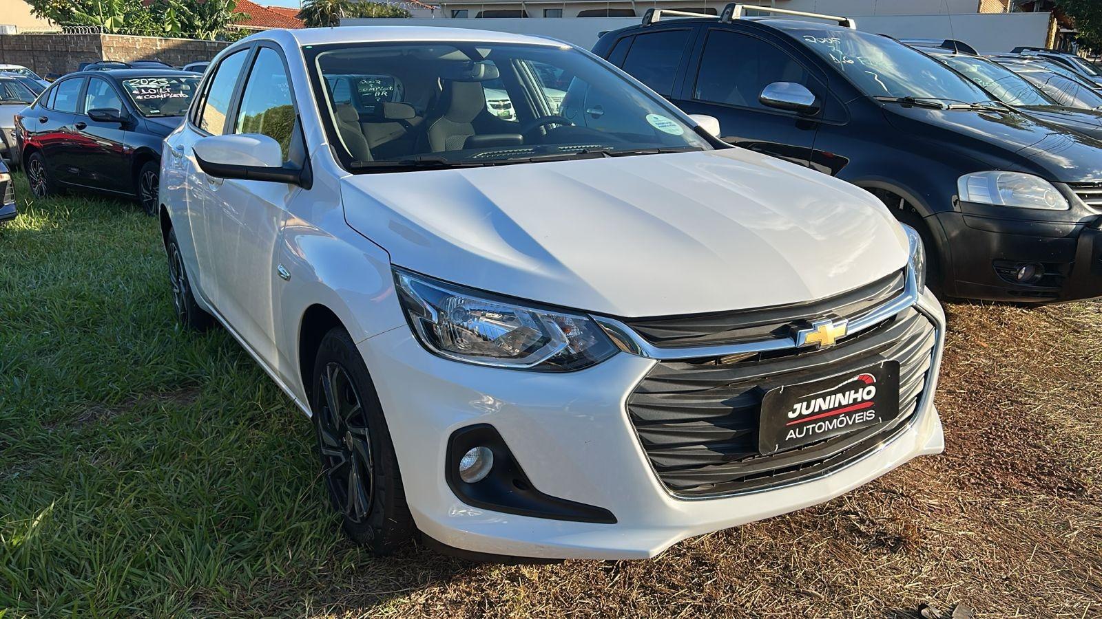 CHEVROLET Onix Hatch - Foto