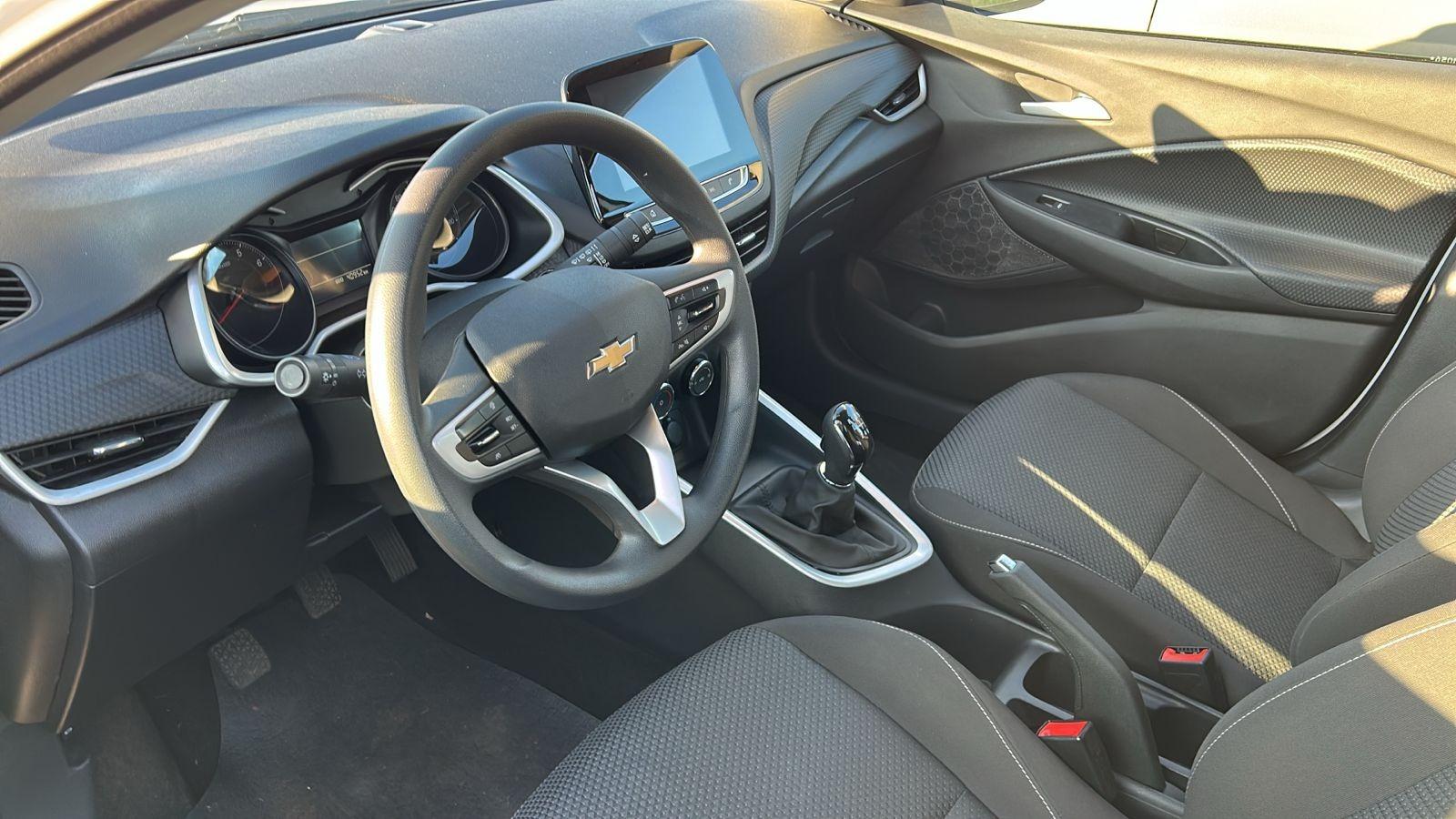 CHEVROLET Onix Hatch - Foto