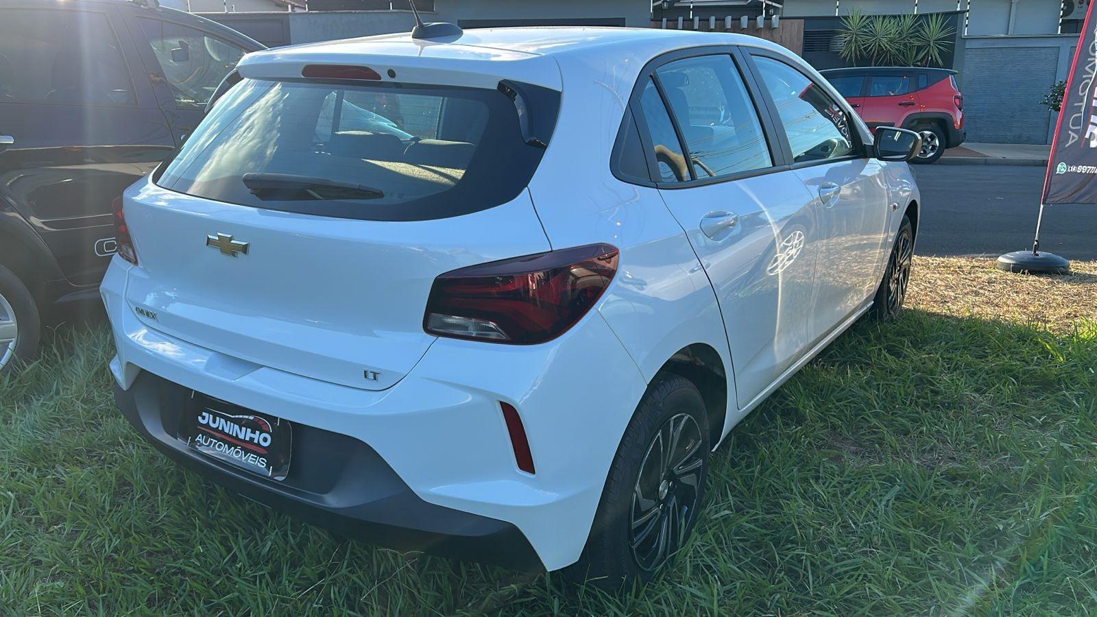CHEVROLET Onix Hatch - Foto