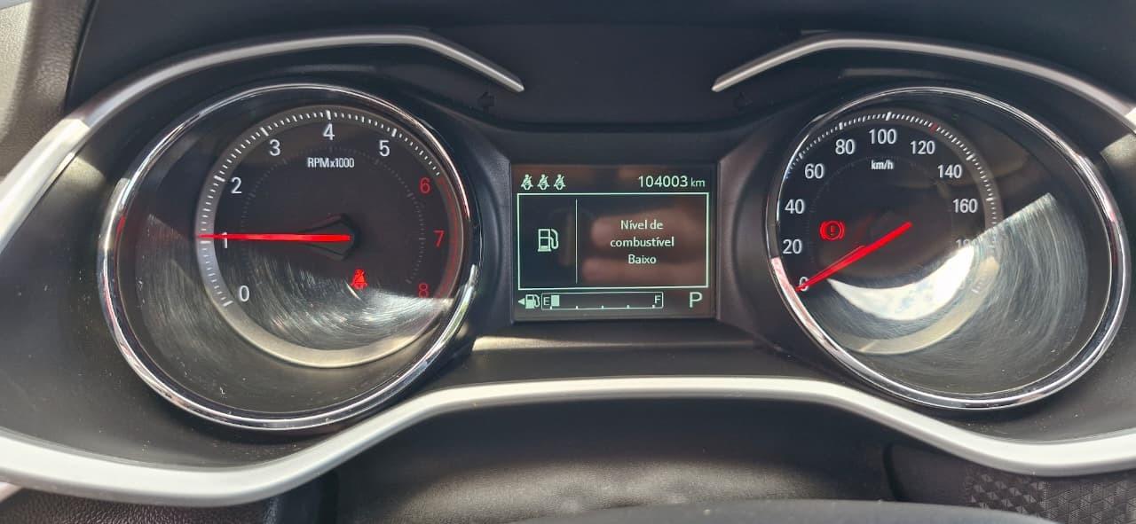 CHEVROLET Onix Hatch - Foto