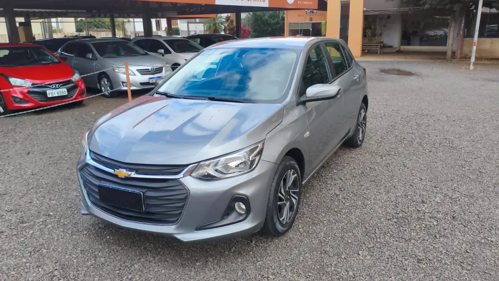 CHEVROLET Onix Hatch - Foto