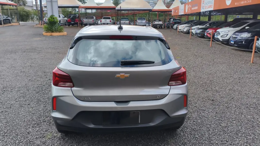 CHEVROLET Onix Hatch - Foto