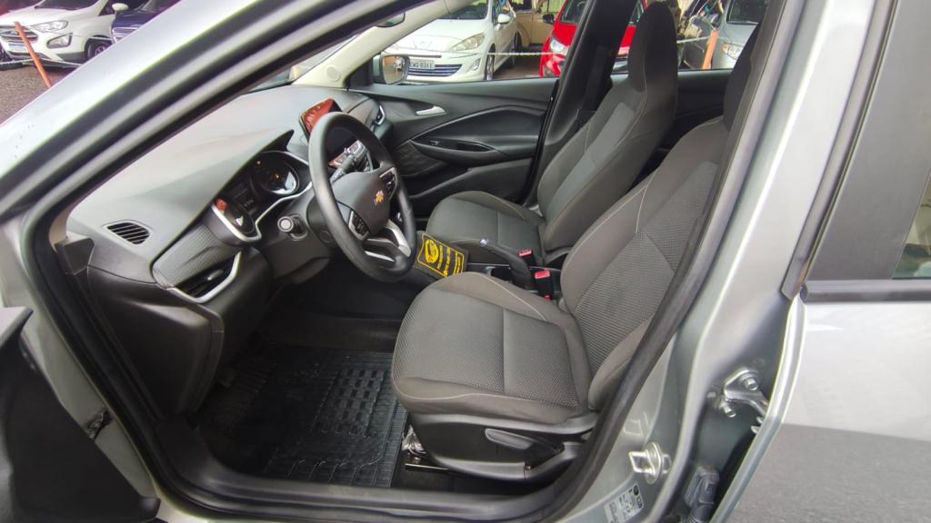 CHEVROLET Onix Hatch - Foto