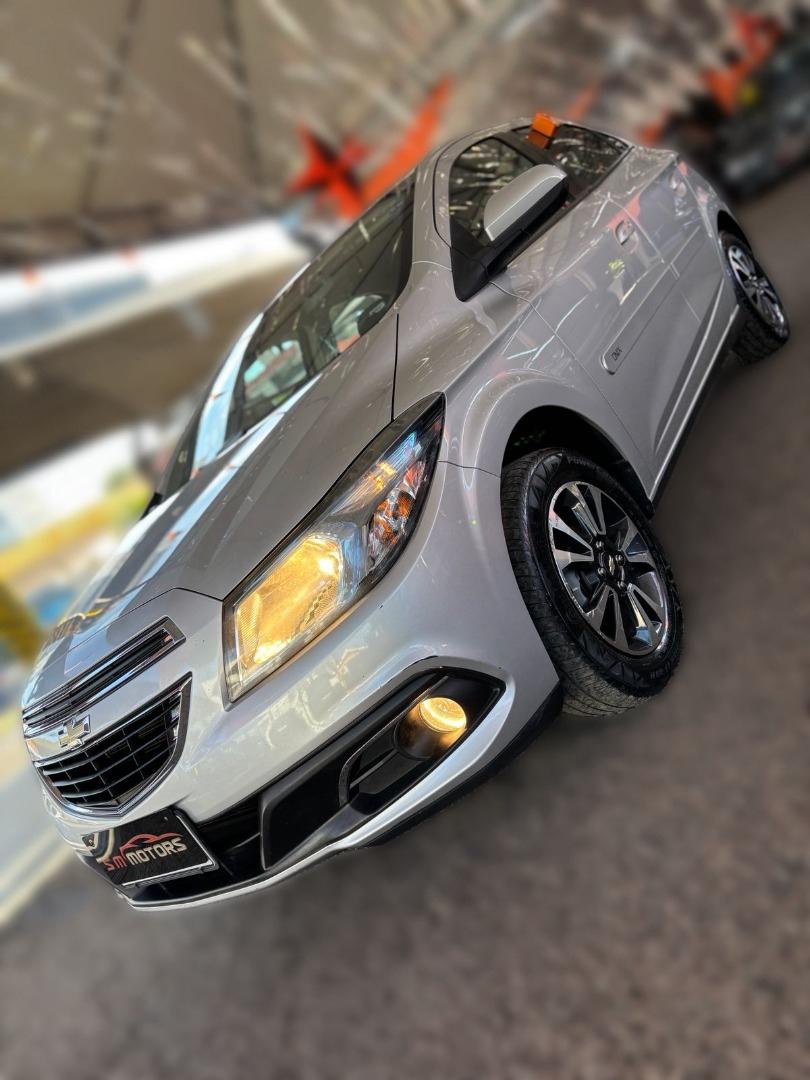 CHEVROLET Onix Hatch - Foto