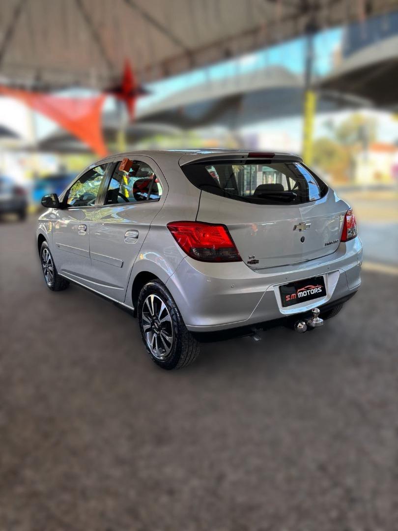 CHEVROLET Onix Hatch - Foto