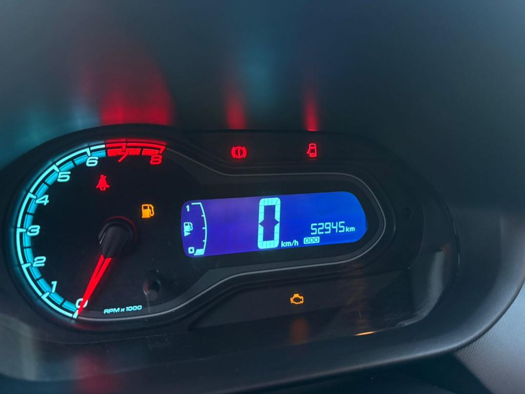 CHEVROLET Onix Hatch - Foto