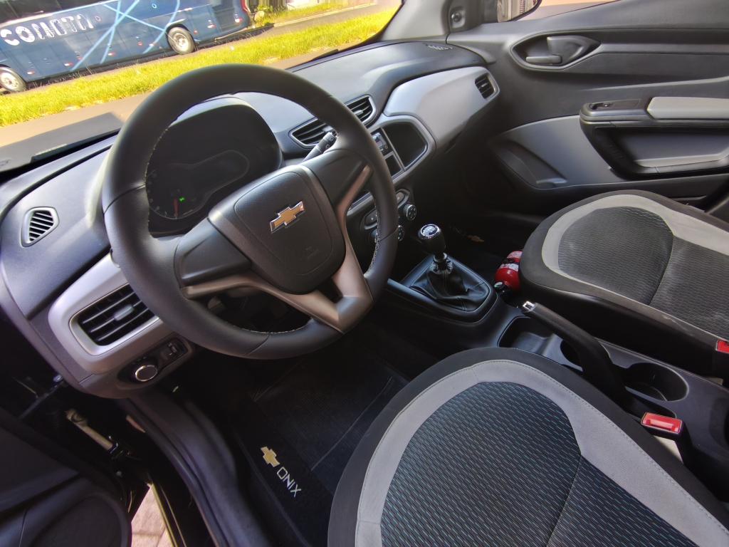 CHEVROLET Onix Hatch - Foto