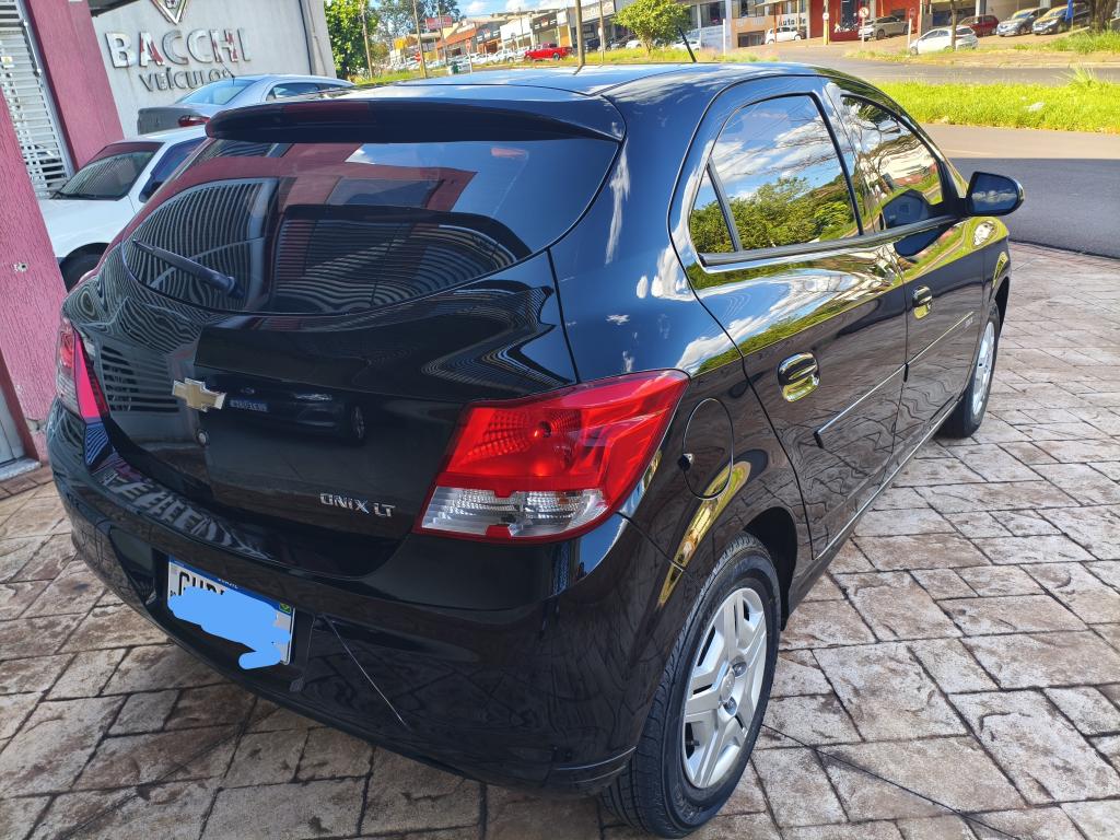 CHEVROLET Onix Hatch - Foto