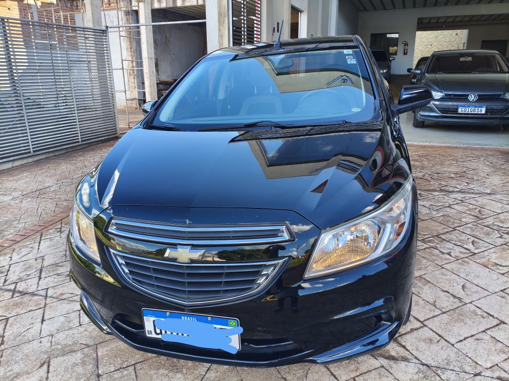 CHEVROLET Onix Hatch - Foto