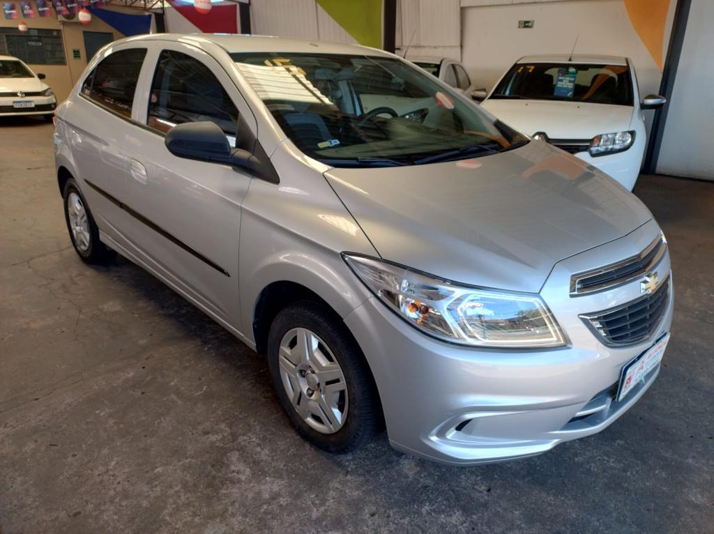 CHEVROLET Onix Hatch - Foto