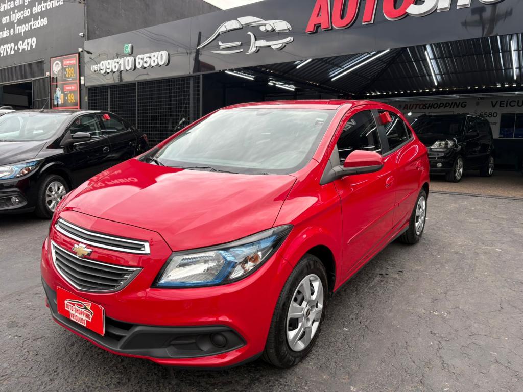 CHEVROLET Onix Hatch - Foto