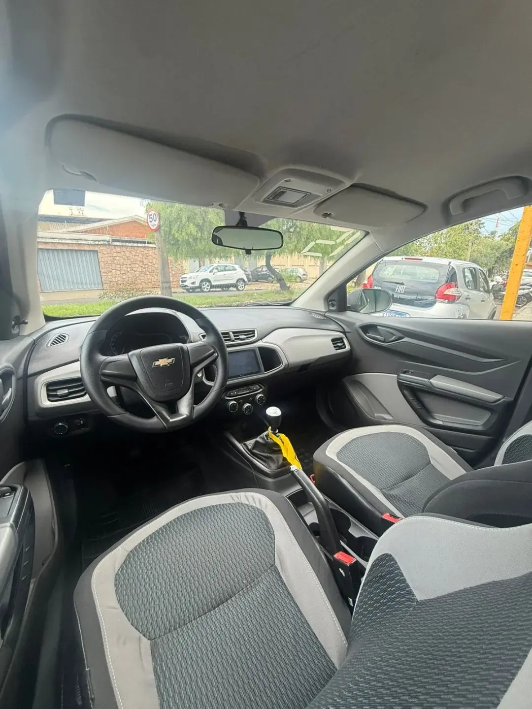 CHEVROLET Onix Hatch - Foto