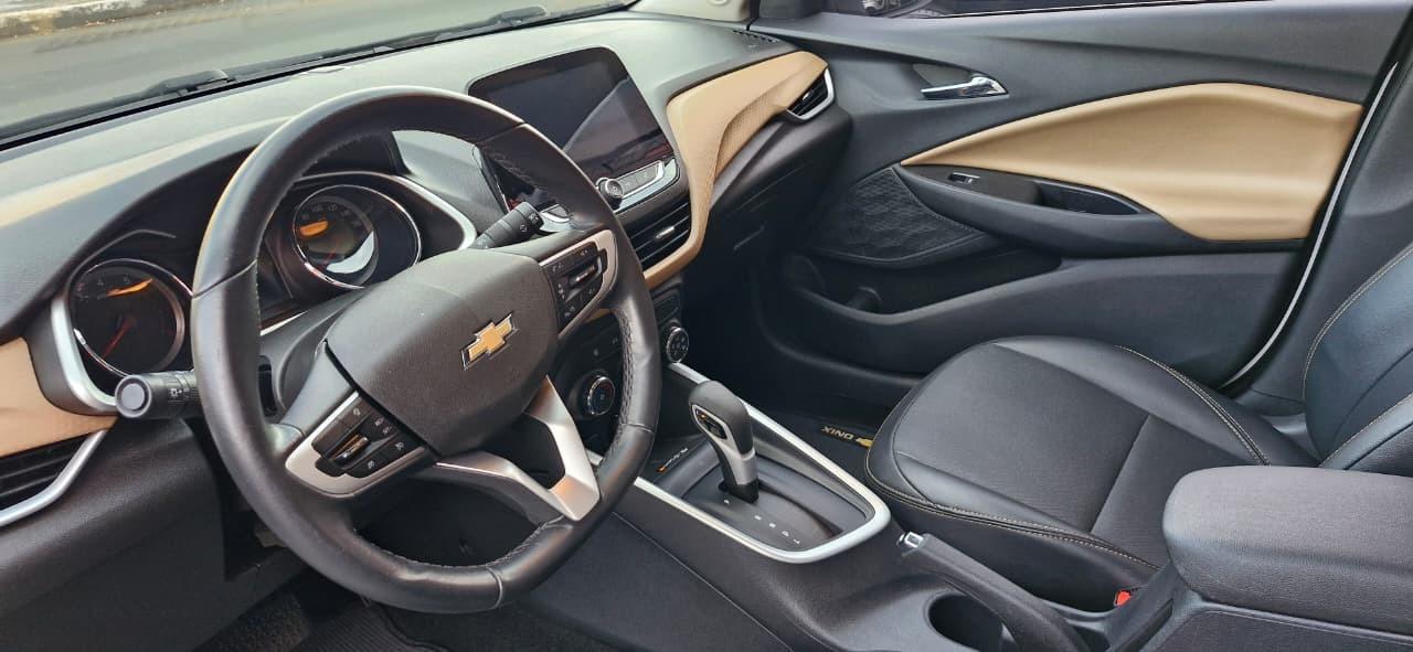 CHEVROLET Onix Hatch - Foto