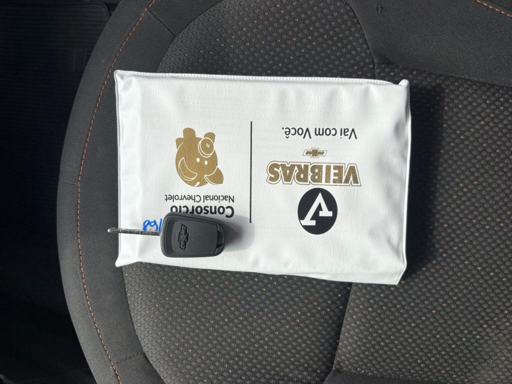 CHEVROLET Onix Hatch - Foto