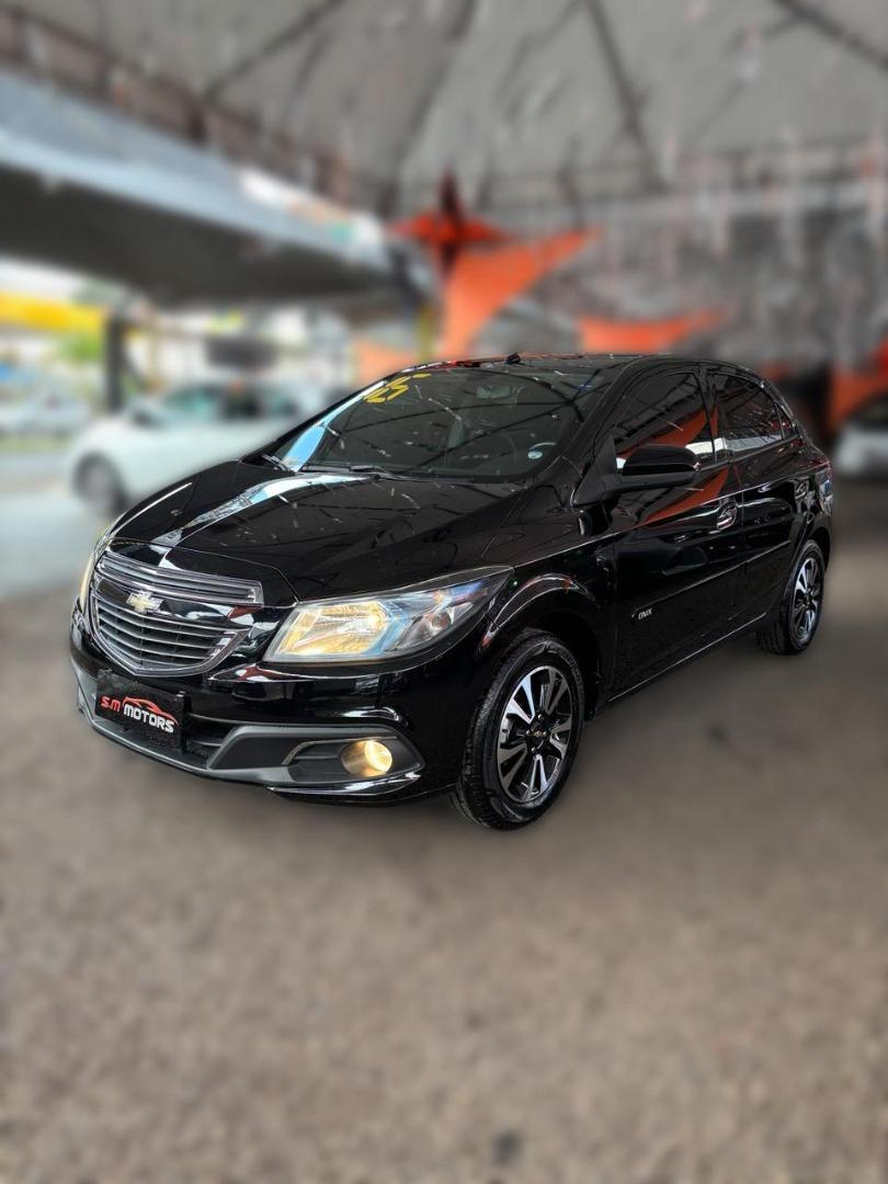 CHEVROLET Onix Hatch - Foto