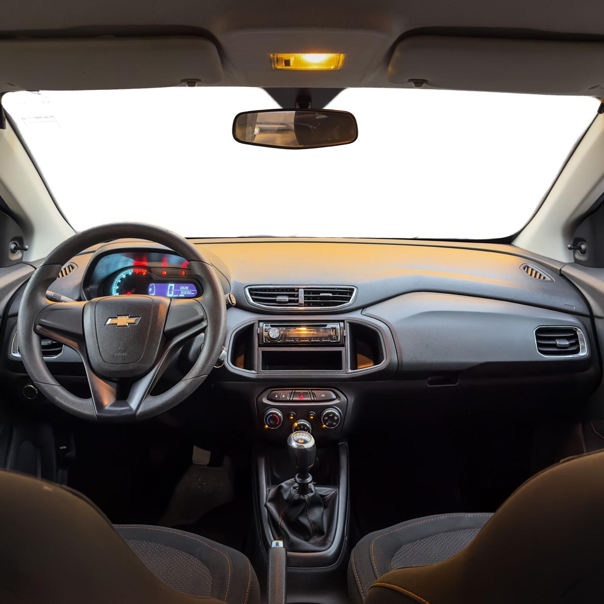 CHEVROLET Onix Hatch - Foto