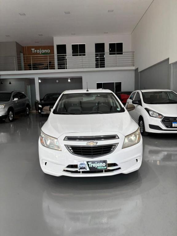 CHEVROLET Onix Hatch - Foto
