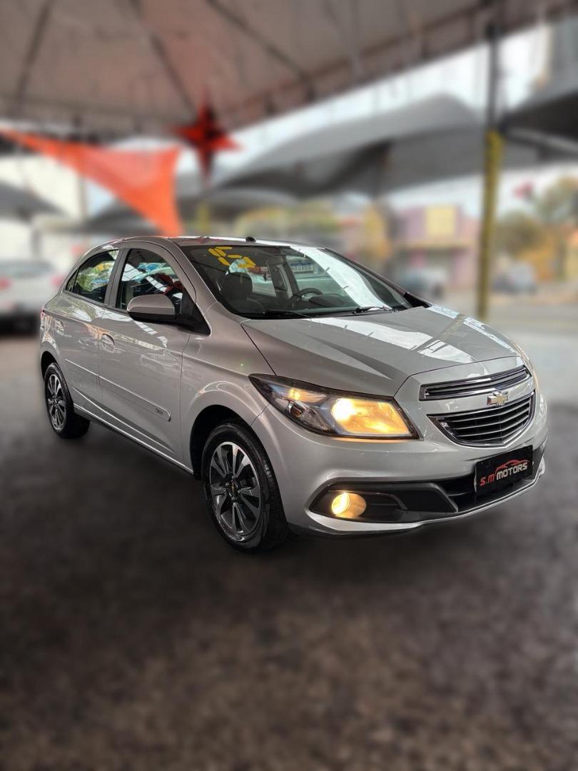 CHEVROLET Onix Hatch - Foto