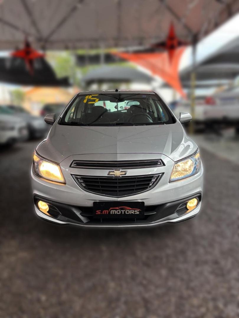 CHEVROLET Onix Hatch - Foto