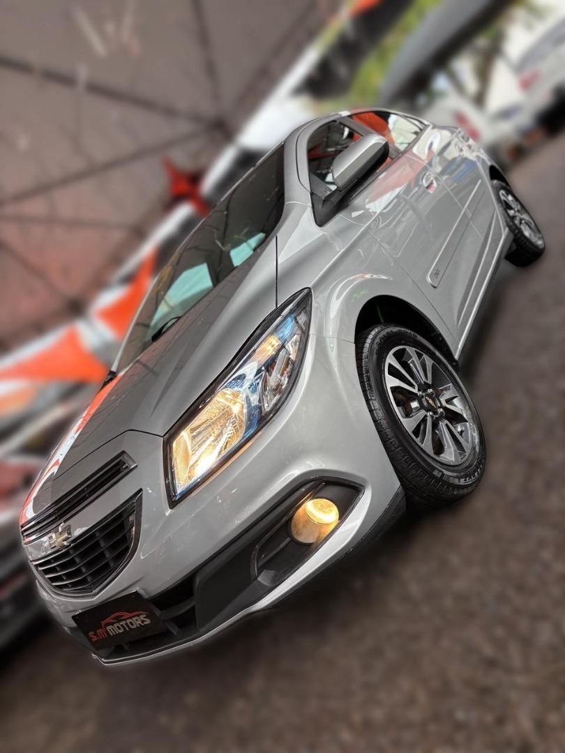 CHEVROLET Onix Hatch - Foto