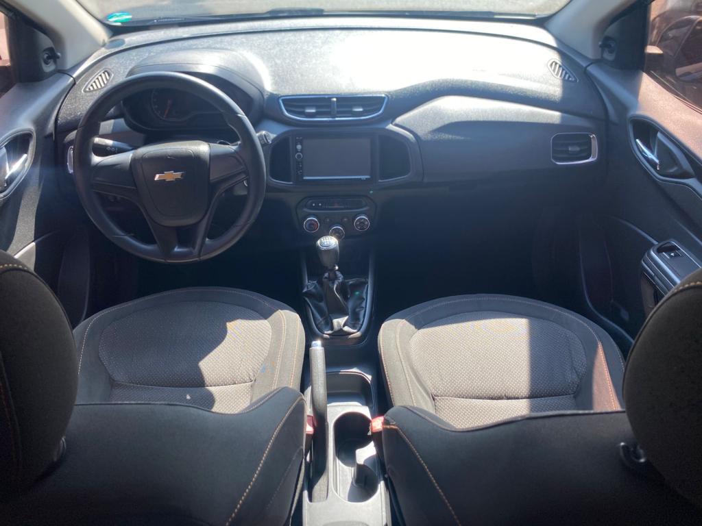 CHEVROLET Onix Hatch - Foto