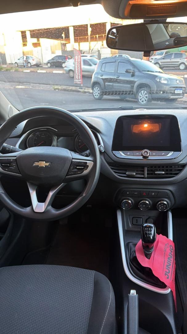 CHEVROLET Onix Hatch - Foto