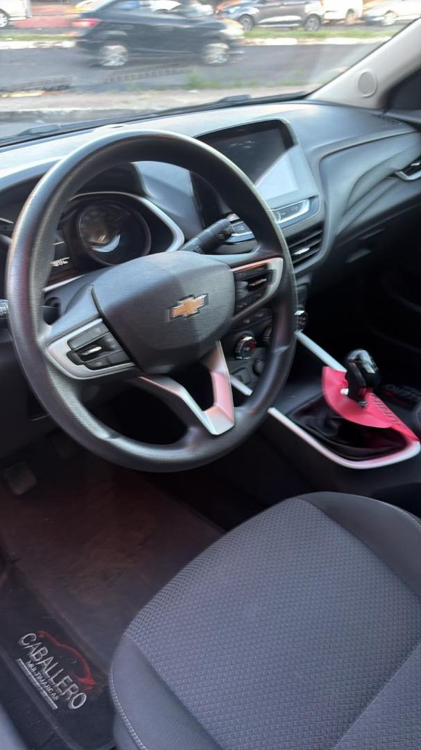 CHEVROLET Onix Hatch - Foto