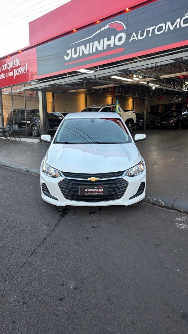 CHEVROLET Onix Hatch - Foto