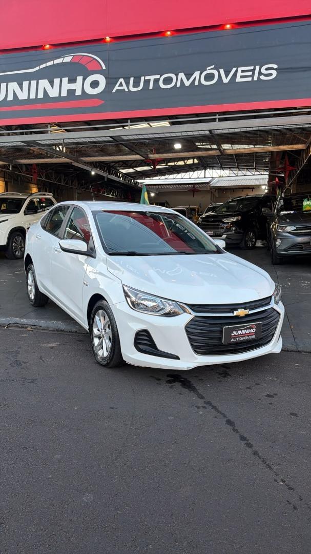 CHEVROLET Onix Hatch - Foto