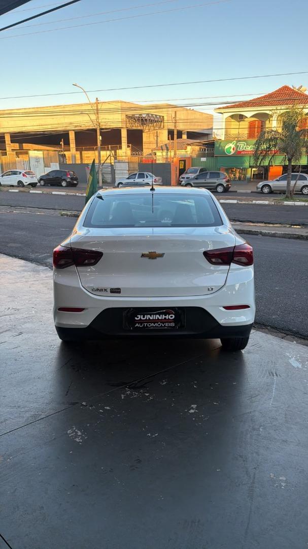 CHEVROLET Onix Hatch - Foto