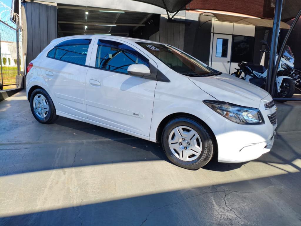 CHEVROLET Onix Hatch