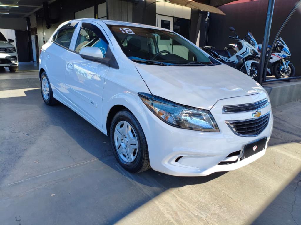 CHEVROLET Onix Hatch - Foto