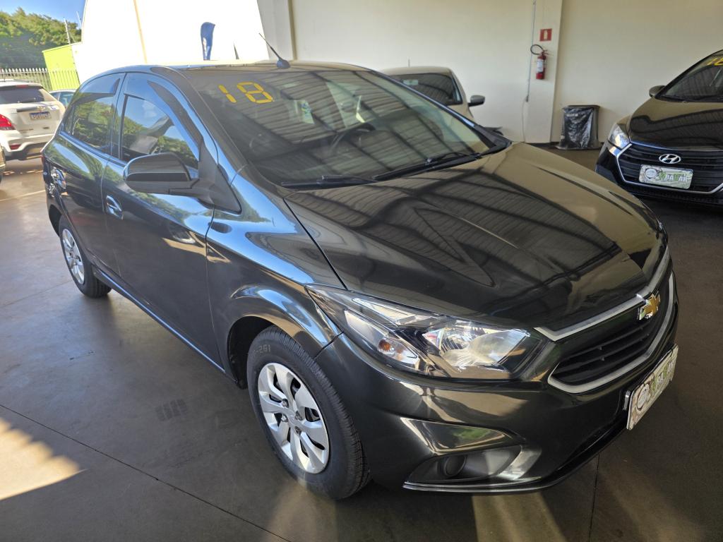 CHEVROLET Onix Hatch - Foto