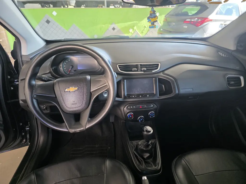 CHEVROLET Onix Hatch - Foto
