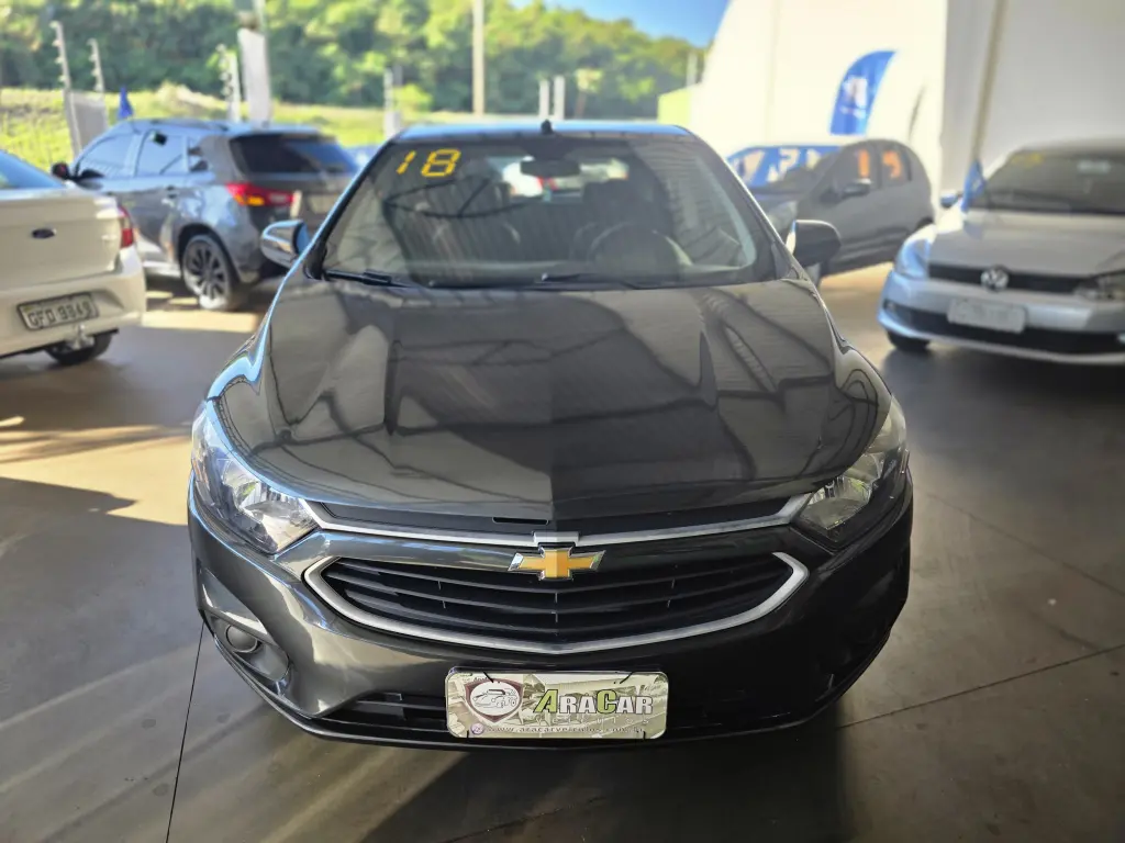 CHEVROLET Onix Hatch - Foto