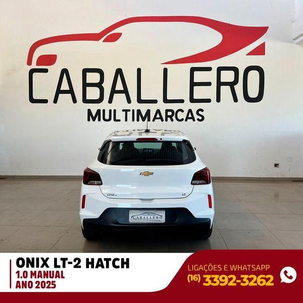 CHEVROLET Onix Hatch - Foto