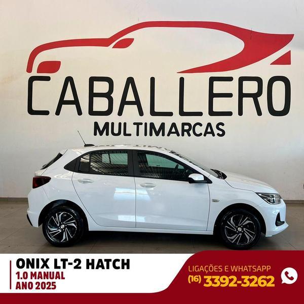 CHEVROLET Onix Hatch - Foto