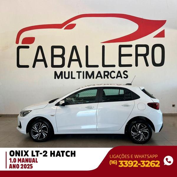 CHEVROLET Onix Hatch - Foto