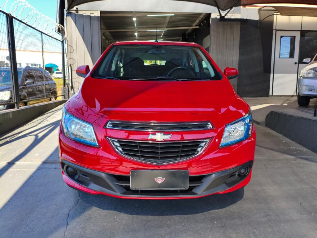 CHEVROLET Onix Hatch - Foto