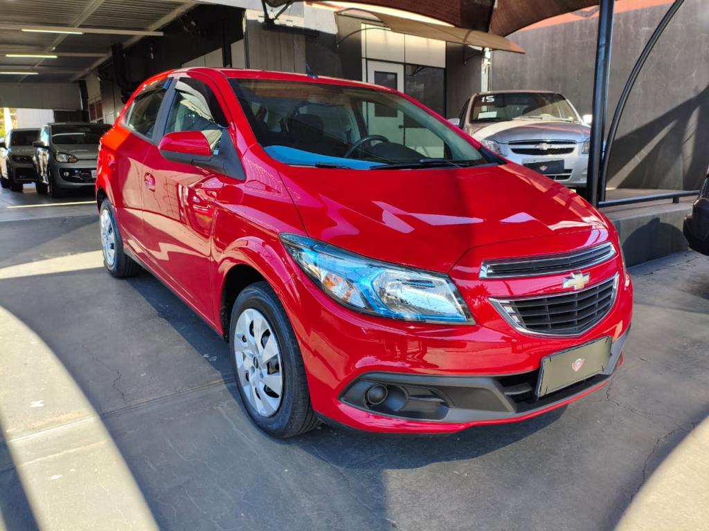 CHEVROLET Onix Hatch - Foto