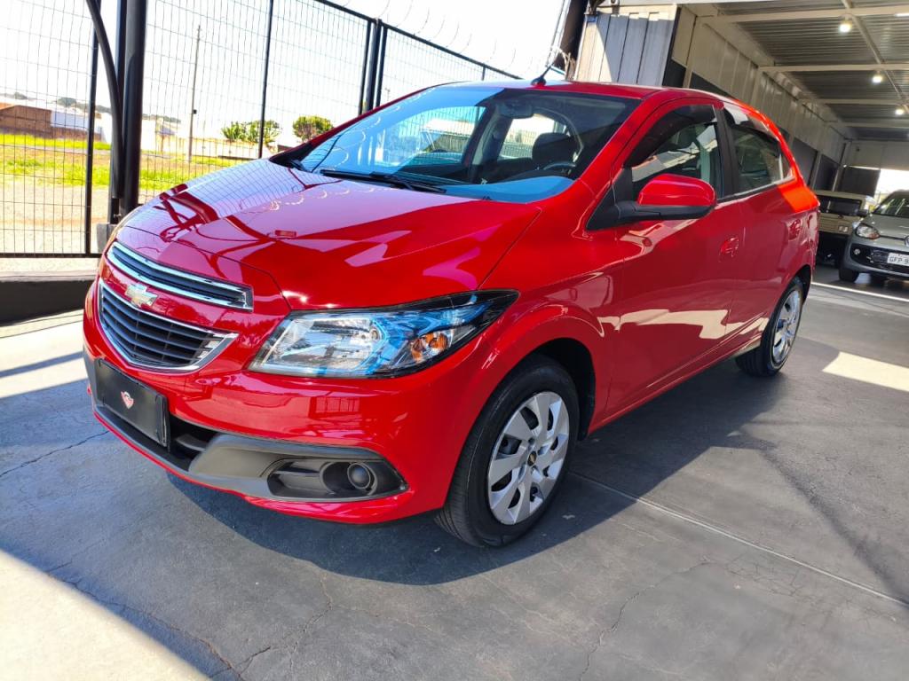 CHEVROLET Onix Hatch - Foto