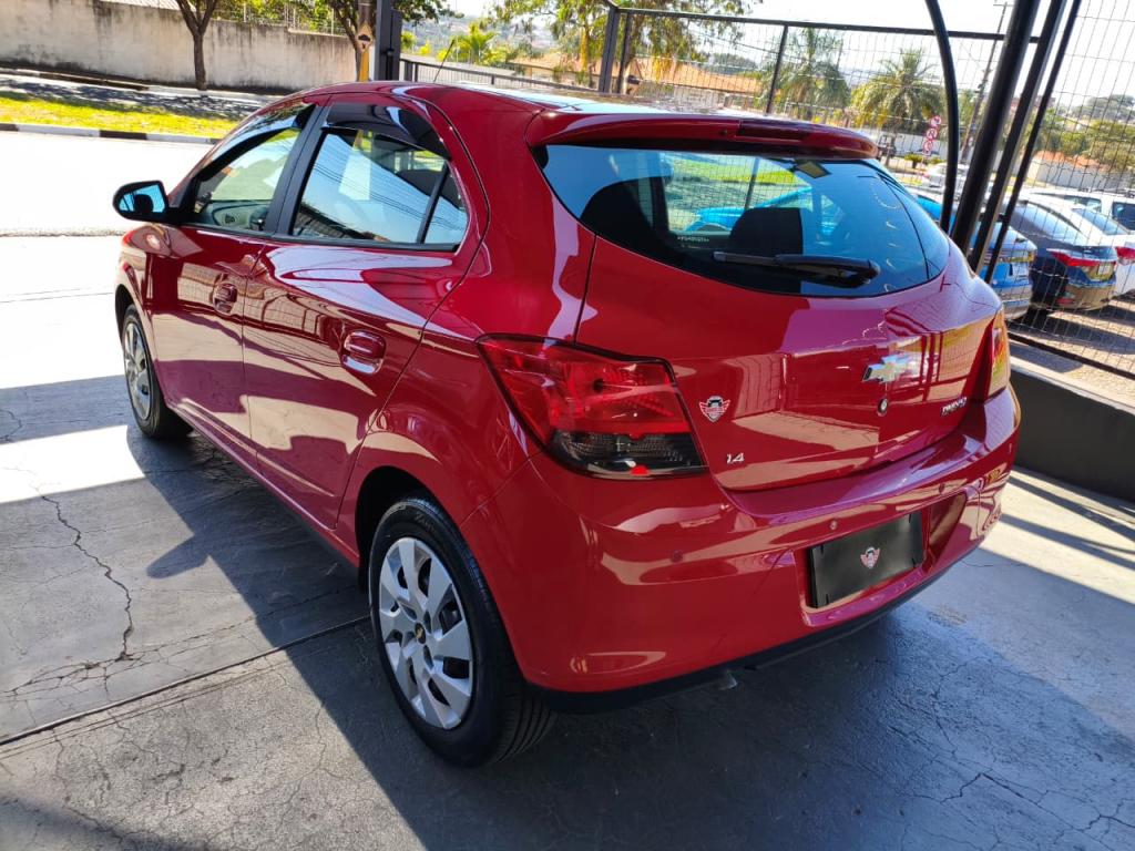 CHEVROLET Onix Hatch - Foto
