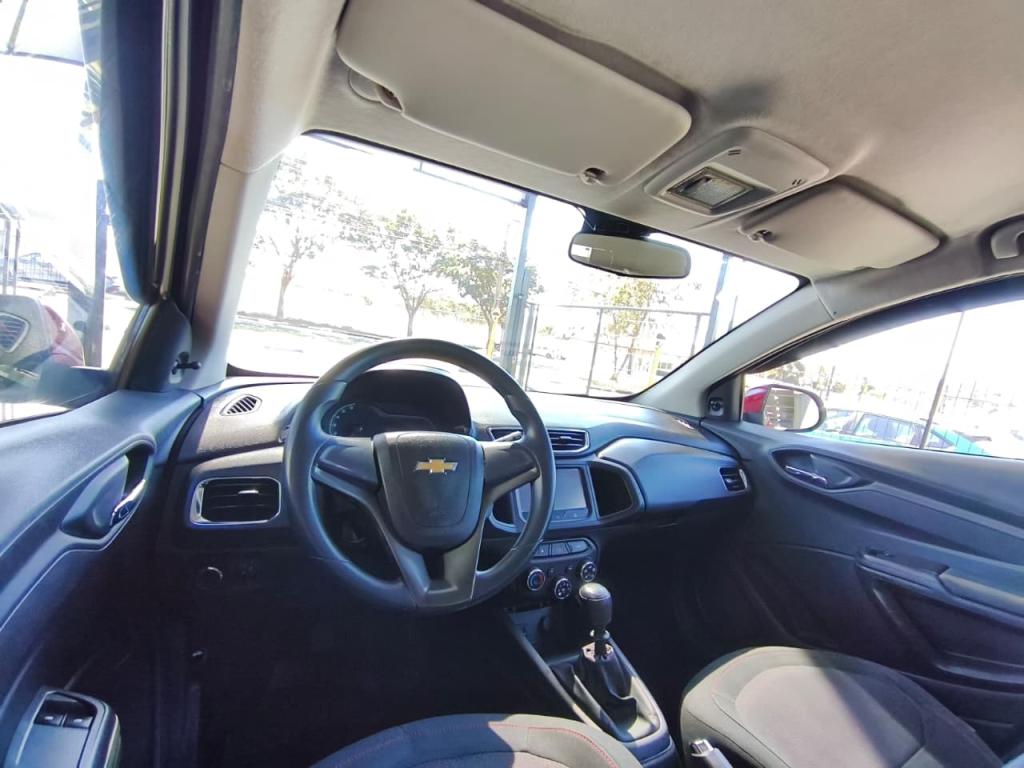 CHEVROLET Onix Hatch - Foto