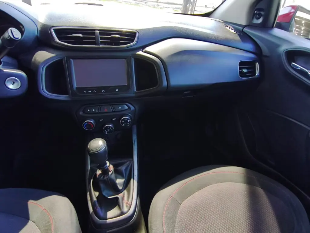 CHEVROLET Onix Hatch - Foto