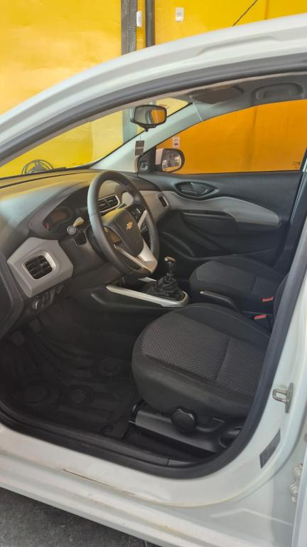 CHEVROLET Onix Hatch - Foto